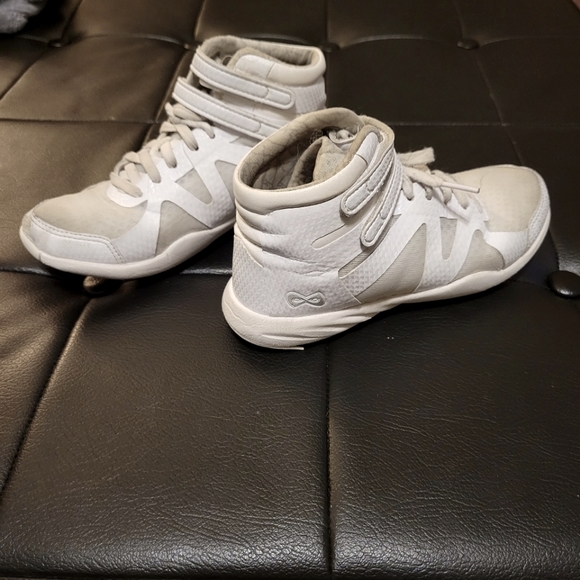 NFINITY Shoes Cheer Shoes Beasts Youth 3 White Cheerleading